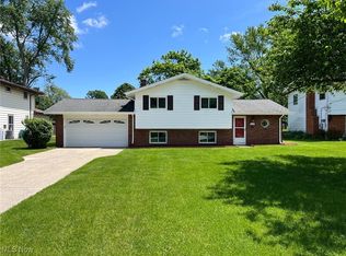 5135 Berkshire Dr, North Olmsted, OH