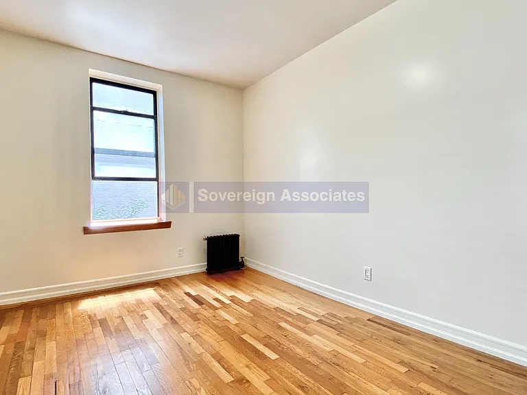 10 Adrian Ave #3B — Photo 6