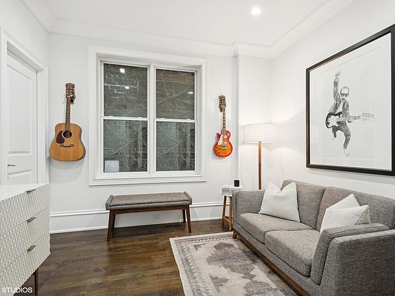 5th image of 1905 N Bissell St #1
