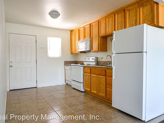 3rd image of 2850 Pioneer Dr APT 1