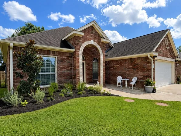 519 Oleander St, Lake Jackson, TX 77566
