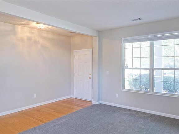 5th image of 2333 Laurelfield Dr
