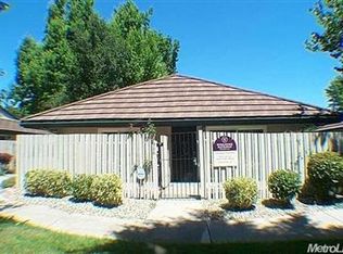 906 Roundtree Ct, Sacramento, CA