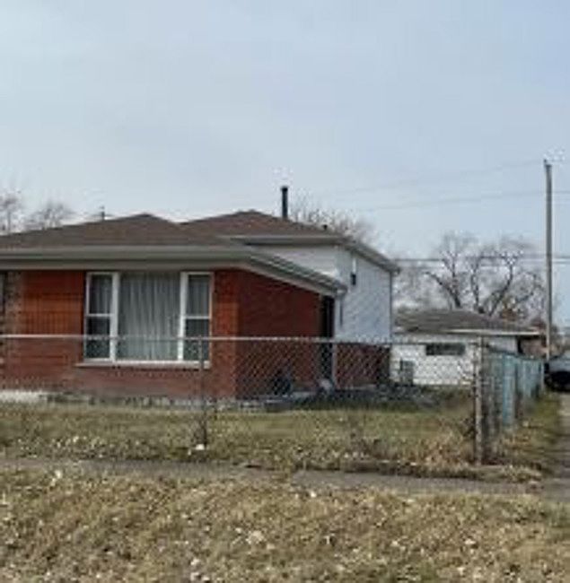 1st image of 14400 Leavitt Ave
