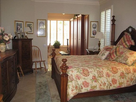 MASTER HAS SITTING AREA WITH BUILT IN OFFICE AREA