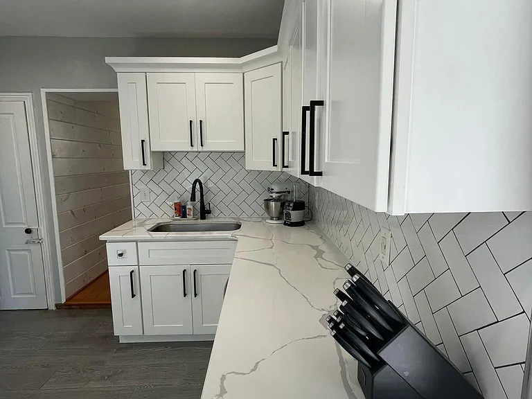 459 Delmar St — Photo 18