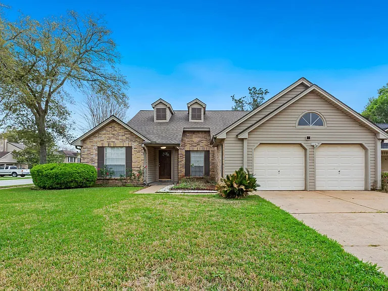 3103 Lazy Brook Dr — Photo 1