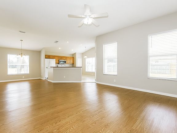 4th image of 4031 Dickinson Pl