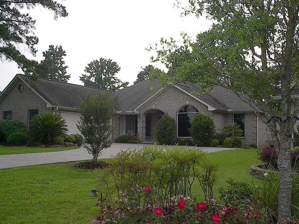 Beautiful one story home in waterfront community!