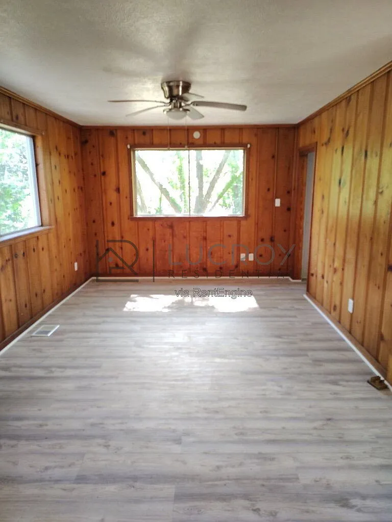 3 bed, 2.0 bath, 1560 sqft, $1,250 — Photo 3