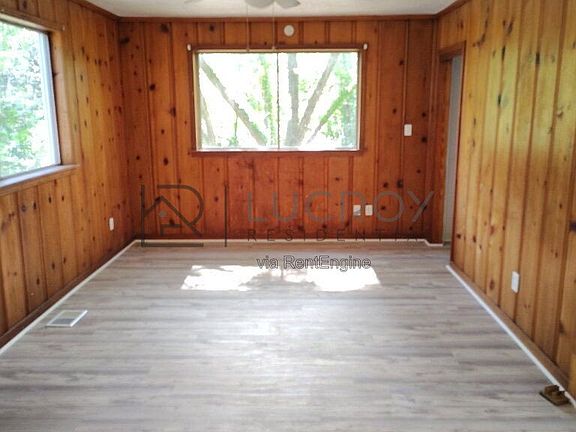 3rd image of 1905 Alta Woods Blvd