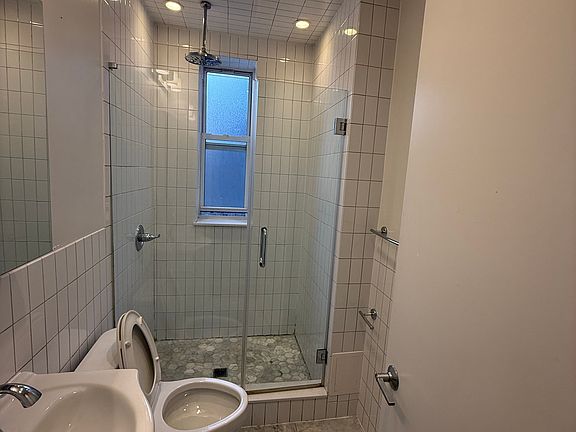 3rd image of 3230 Steuben Ave #5