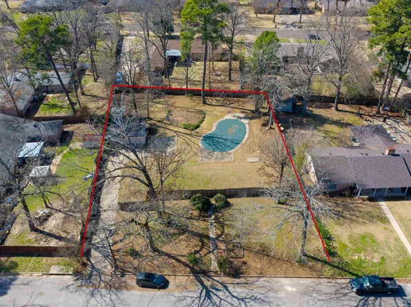 2305 Fleetwood Dr, Longview, TX 75605
