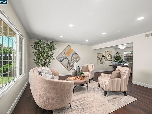 3rd image of 508 Amherst Ct