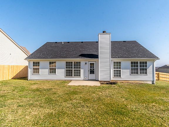 3rd image of 226 Primrose Cir