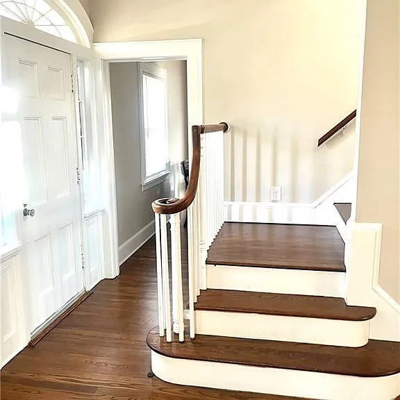 231 Nichols Ave — Photo 3