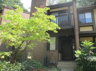 2173 Glencourse Ln, Reston, VA 20191