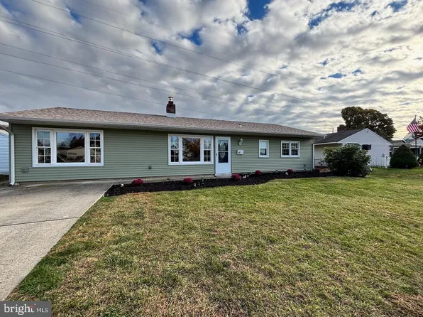 95 Stonybrook Dr #S, Levittown, PA 19055