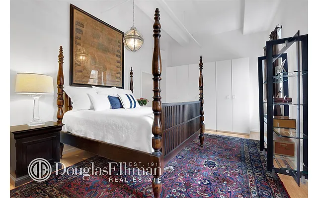Sold by Douglas Elliman | media 14