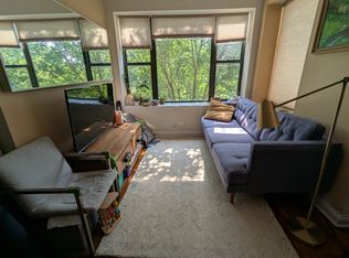 1152 N Kedzie Ave APT 302, Chicago, IL 60651