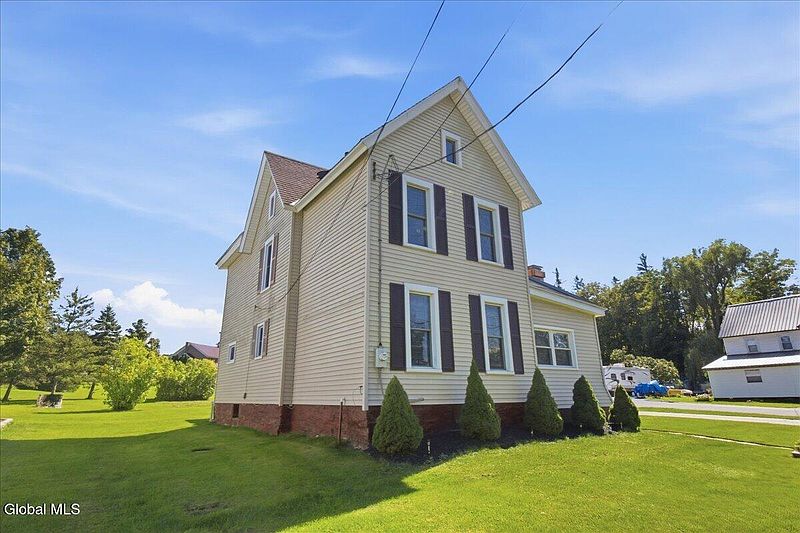 4th image of 124 Auriesville Road