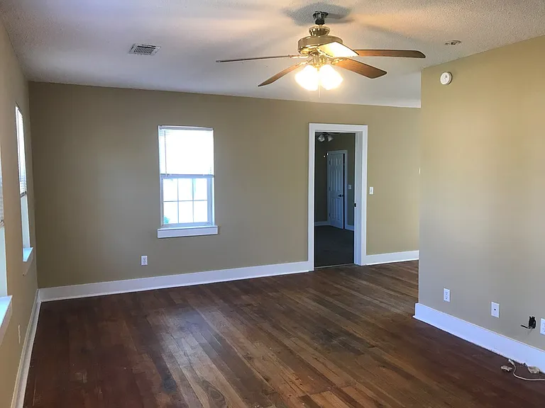 109 Highland Ave — Photo 4