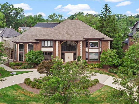 2nd image of 2510 Blossom Ln