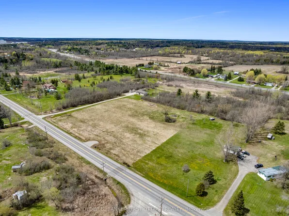 716 Christie Lake Rd, Tay Valley, ON K7H 3C6