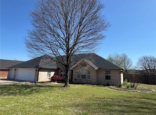 2235 Pickwick Ter, Siloam Springs, AR 72761