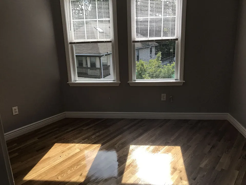 390 Geneva Ave