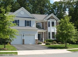 17 Carriage Rd, Hackettstown, NJ 07840