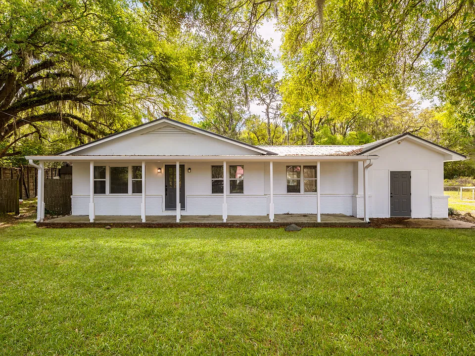 181 E Center St