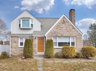 25 Walter Ave, Norwalk, CT 06851