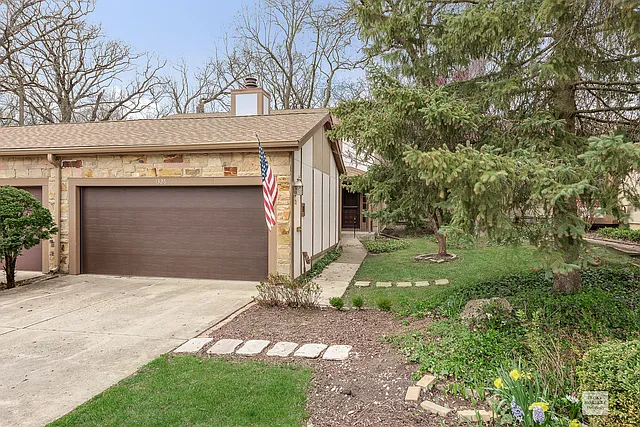 1326 Tall Oaks Ln photo 1