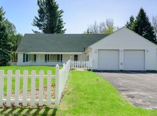 49335 Wear Rd, Belleville, MI 48111