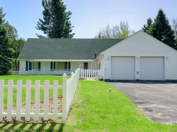 49335 Wear Rd, Belleville, MI 48111