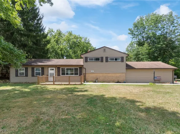 3931 Rosalind Dr, Rootstown, OH 44272