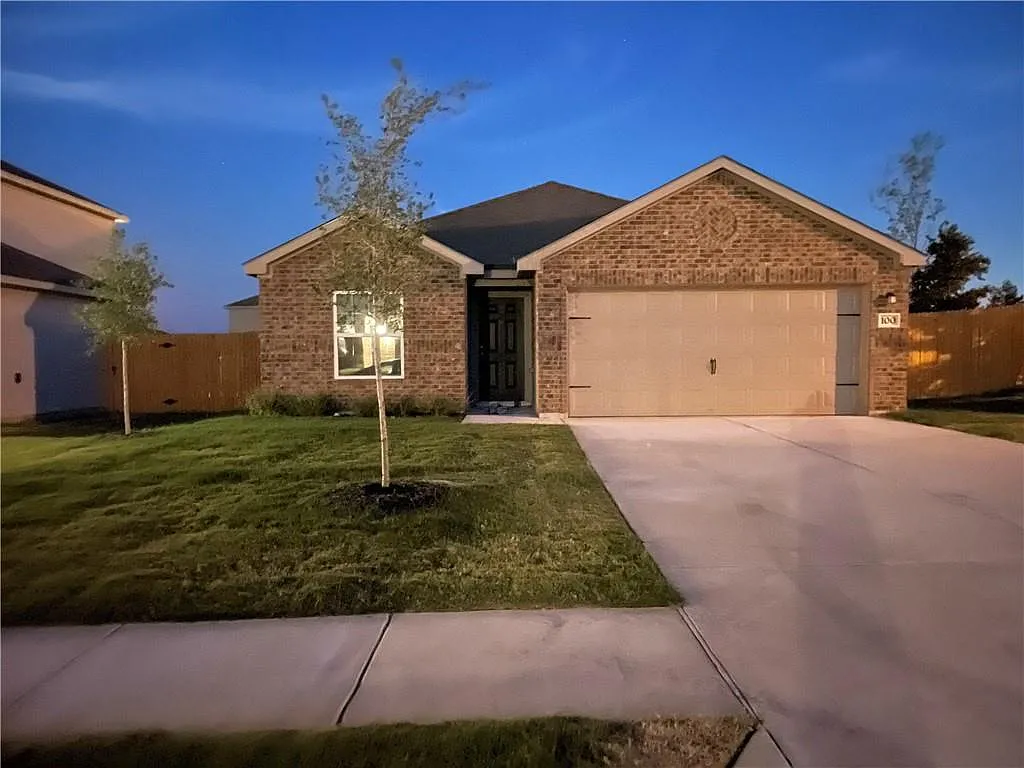3 bed, 2.0 bath, 1525 sqft, $1,800 — Photo 2