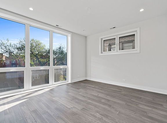 2nd image of 1328 W Carmen Ave #3S