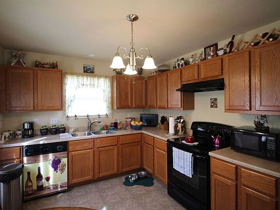 5th image of 2379 Claire Dr