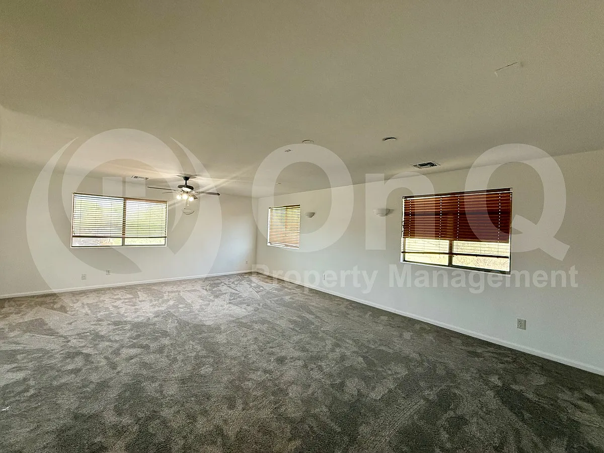 4 bed, 3.0 bath, 2634 sqft, $2,600 — Photo 4