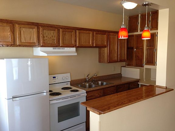4th image of 1141 E Market St APT 12