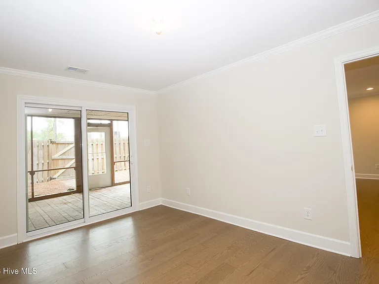 131 Racquet Ln — Photo 63
