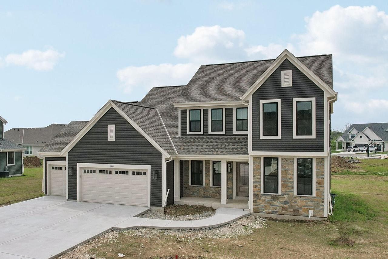 1233 Green Tree DRIVE, Oconomowoc, WI 53066 | Zillow