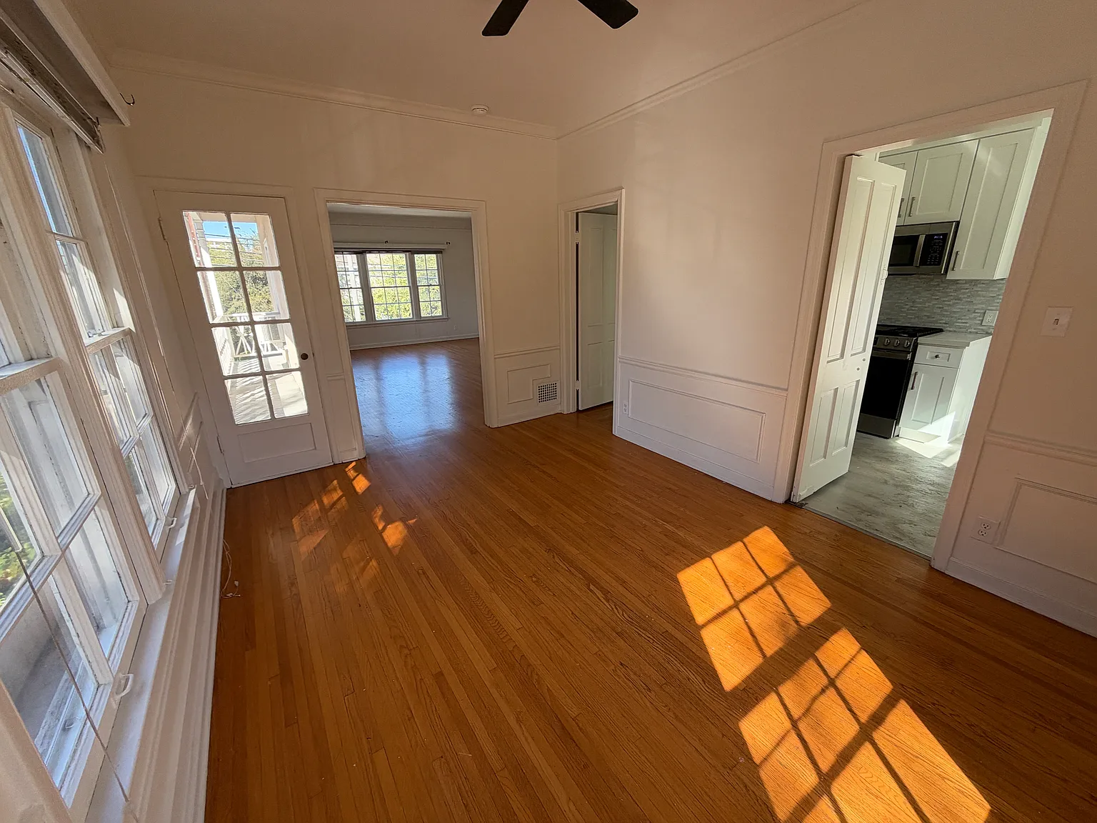 2 bed, 1.5 bath, $3,200 — Photo 3