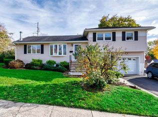15 Maplewood Blvd, Suffern, NY 10901