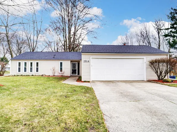 1914 Bear Paw Dr, Fort Wayne, IN 46815