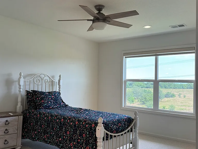 Guest bedroom
