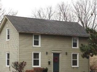 6295 Crow Creek Rd, Bettendorf, IA 52722