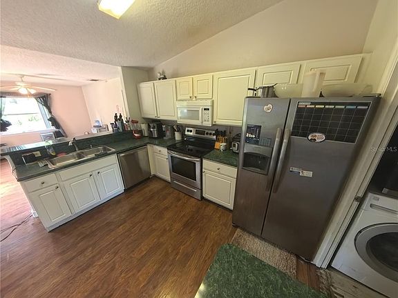 5th image of 706 N Rennes Ct